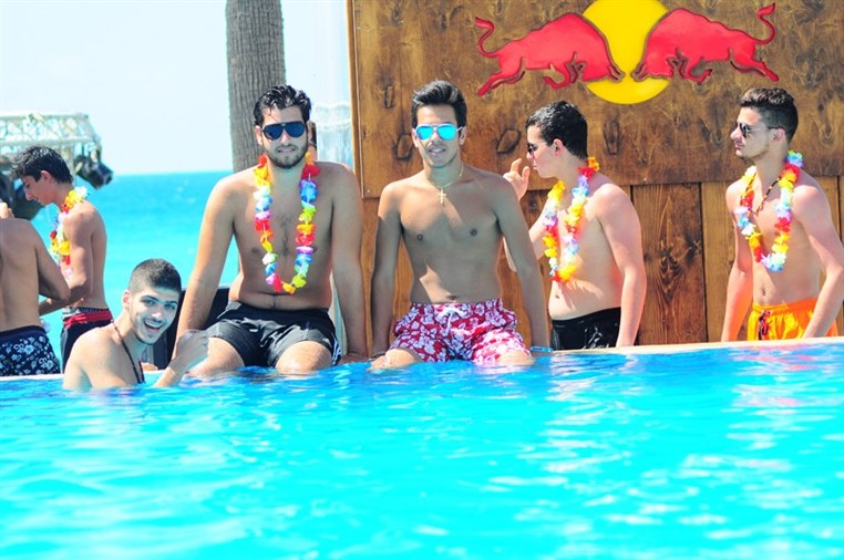 Cyan Sunday Club Lets Carnival